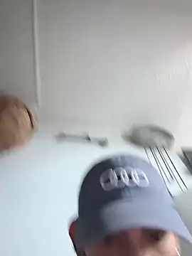 Exlifer online show from May 19, 2026, 11:49 am