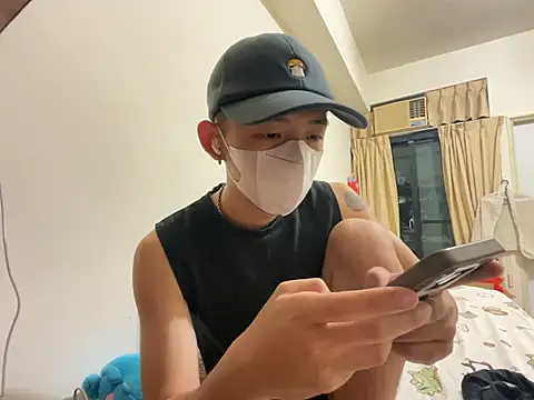 boyjoe10 online show from April 9, 2026, 12:43 pm