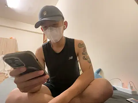 boyjoe10 online show from May 17, 2026, 3:41 pm