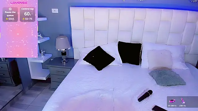 HottSalomee online show from October 18, 2025, 9:48 pm