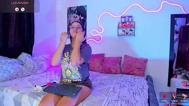 Snapshot of Dilan_and_Mia chatting on September 20, 2025, 4:30 pm Dilan and Mia online show from September 20, 2025, 4:30 pm