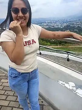 Snapshot of Dilan_and_Mia chatting on October 8, 2025, 3:31 pm Dilan and Mia online show from October 8, 2025, 3:31 pm