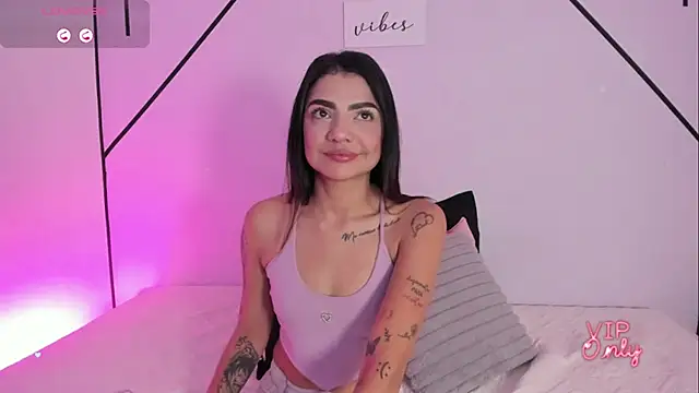 MiahCornell  online show from February 10, 2026, 7:40 pm