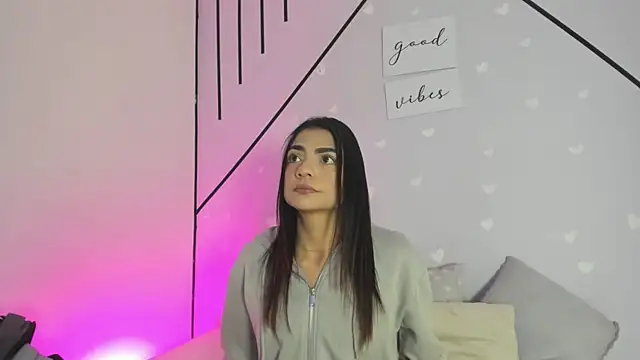 MiahCornell  online show from March 23, 2026, 1:15 pm