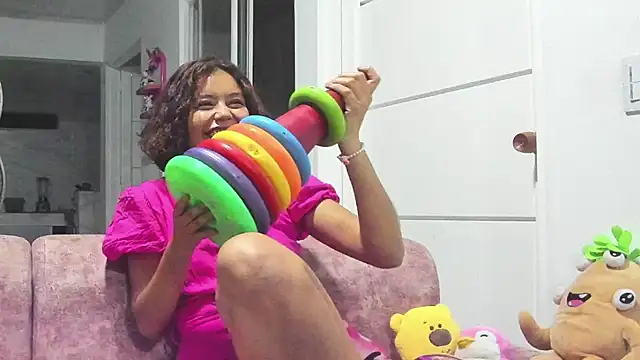 TamaraMera online show from May 5, 2026, 12:07 am