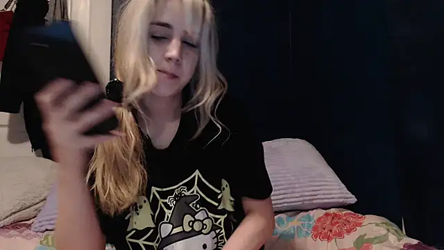 Snapshot of RubySmoke chatting on October 16, 2025, 8:15 am RubySmoke online show from October 16, 2025, 8:15 am