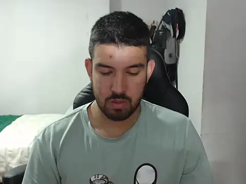 Snapshot of Axel11113 chatting on November 11, 2025, 2:55 am Axel11113 online show from November 11, 2025, 2:55 am