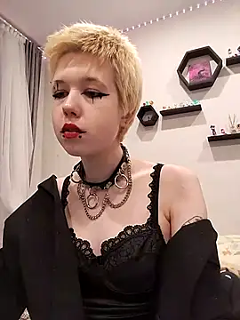 CarolineRichter online show from October 2, 2025, 11:23 pm