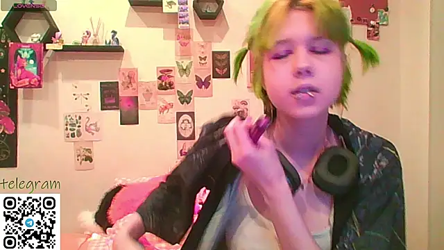 CarolineRichter online show from February 4, 2026, 11:09 pm