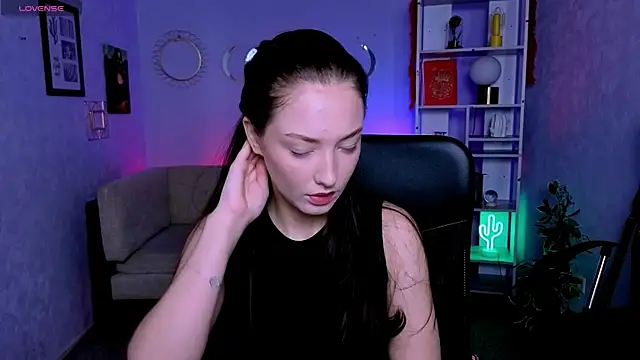 Snapshot of eva_smiith_ chatting on June 2, 2026, 5:42 am eva smiith online show from June 2, 2026, 5:42 am
