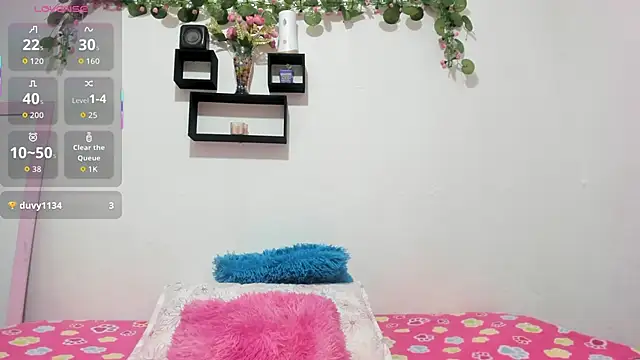 Snapshot of Anni_petite_ chatting on October 19, 2025, 9:59 pm Anni petite  online show from October 19, 2025, 9:59 pm