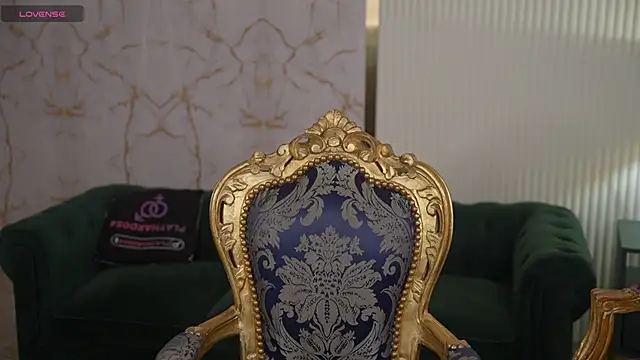 Snapshot of Esmie_Smile chatting on February 19, 2026, 12:06 am Esmie Smile online show from February 19, 2026, 12:06 am