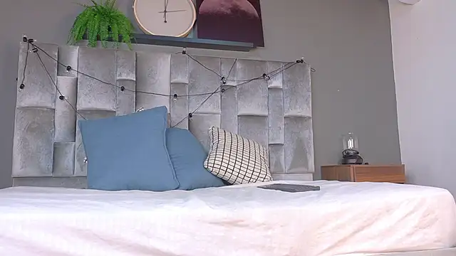 RiriiBrunette   online show from February 22, 2026, 12:04 pm