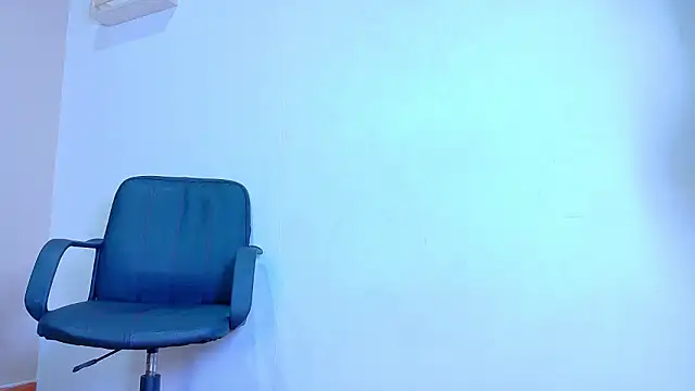 RiriiBrunette   online show from March 6, 2026, 8:49 pm