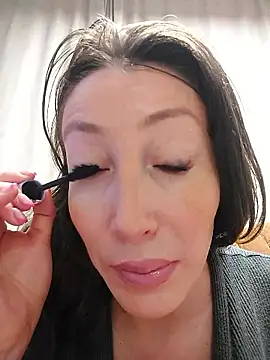 HellaryTourent online show from February 23, 2026, 2:53 am