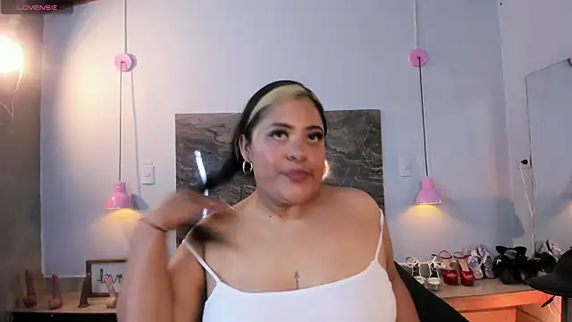 Snapshot of Brenda-maz chatting on September 24, 2025, 12:08 pm Brenda-maz online show from September 24, 2025, 12:08 pm