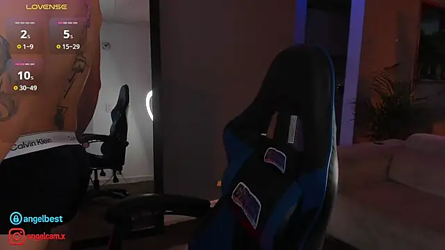 Snapshot of IamAngelCamilo chatting on September 25, 2025, 10:24 pm IamAngelCamilo online show from September 25, 2025, 10:24 pm