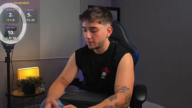 Snapshot of IamAngelCamilo chatting on November 11, 2025, 1:16 am IamAngelCamilo online show from November 11, 2025, 1:16 am