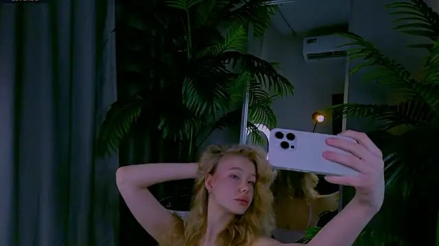 emilyshepar d online show from March 18, 2026, 3:20 am