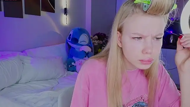 emilyshepar d online show from April 1, 2026, 2:12 am