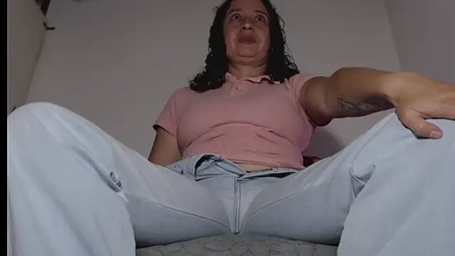 Milf Valeria online show from February 16, 2026, 4:14 pm