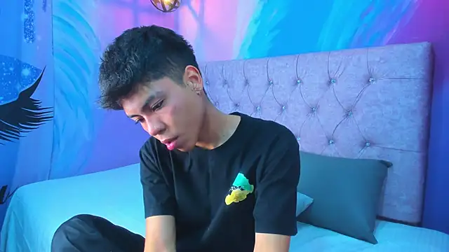 MaxiWildd online show from June 2, 2026, 1:02 pm