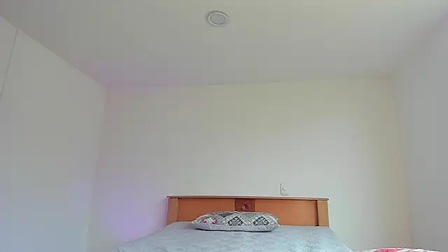 SusanClarck online show from December 1, 2025, 2:00 pm