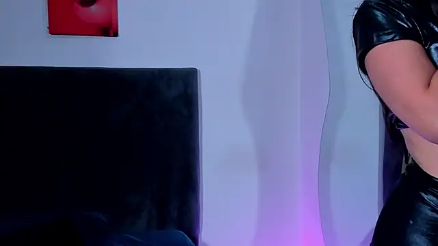 saramikaelson online show from November 19, 2025, 10:54 pm