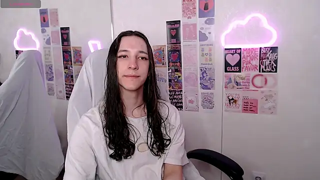 SilverMuse online show from April 3, 2026, 5:55 pm