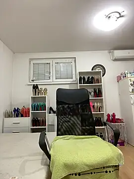 heelslady888 online show from July 8, 2026, 3:27 pm