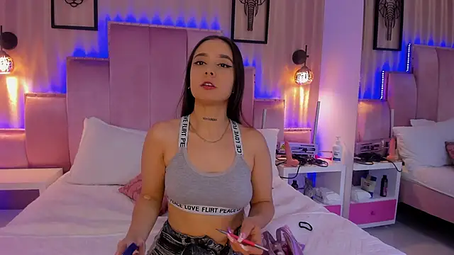 AlliceWinter online show from February 9, 2026, 5:28 pm