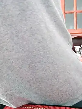 Bradd 32 online show from October 25, 2025, 4:57 pm