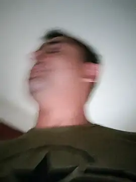 Bradd 32 online show from April 21, 2026, 12:22 pm