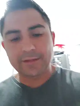 Snapshot of Bradd_32 chatting on May 12, 2026, 11:29 am Bradd 32 online show from May 12, 2026, 11:29 am