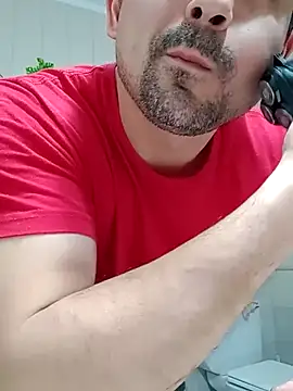 Snapshot of Bradd_32 chatting on June 2, 2026, 11:34 am Bradd 32 online show from June 2, 2026, 11:34 am