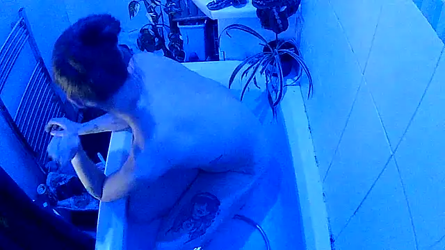 Snapshot of AvaFox_x chatting on October 21, 2025, 5:35 pm AvaFox x online show from October 21, 2025, 5:35 pm