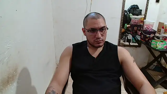 Snapshot of Leonino231 chatting on September 24, 2025, 4:32 pm Leonino231 online show from September 24, 2025, 4:32 pm