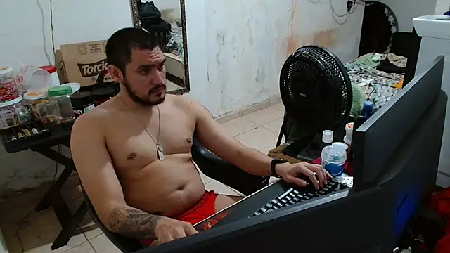 Snapshot of Leonino231 chatting on October 17, 2025, 12:14 am Leonino231 online show from October 17, 2025, 12:14 am