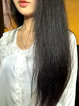 Nhinhi18 online show from December 22, 2025, 3:20 pm