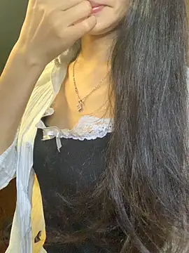 Nhinhi18 online show from March 31, 2026, 2:39 pm