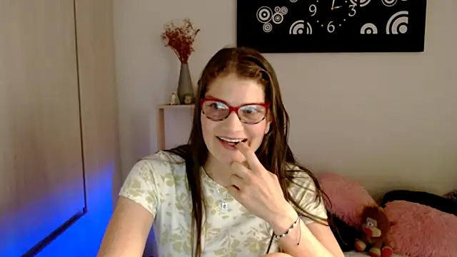 Camila-ventura online show from February 5, 2026, 7:51 pm