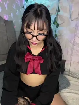 Snapshot of Maddy_w chatting on July 19, 2026, 1:53 am Maddy w online show from July 19, 2026, 1:53 am