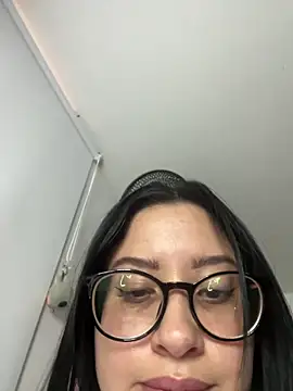 lucy grey25 online show from February 24, 2026, 5:33 pm