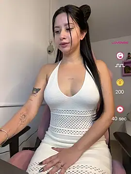 Snapshot of lucy_grey25 chatting on May 31, 2026, 7:15 pm lucy grey25 online show from May 31, 2026, 7:15 pm