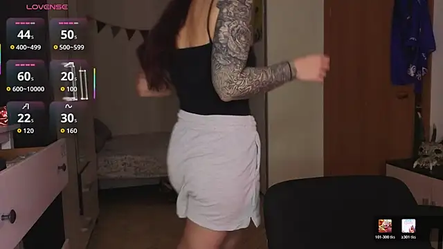 ReginaFoXXXy online show from April 7, 2026, 9:32 am