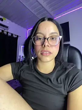 lesly cutee online show from April 14, 2026, 3:34 am