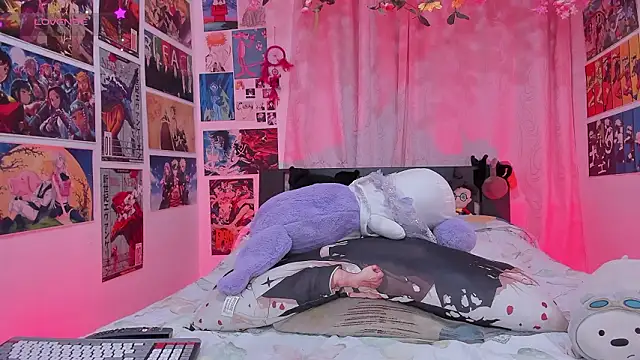 FluffyMelons online show from March 17, 2026, 11:08 pm