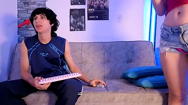 DavidAndClare online show from November 30, 2025, 1:48 pm