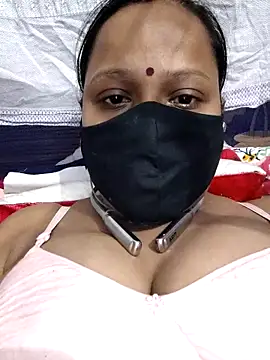 shalubhabhi69 online show from November 7, 2025, 7:47 pm