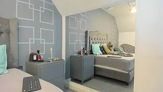 AliceBlackx online show from November 10, 2025, 11:42 am